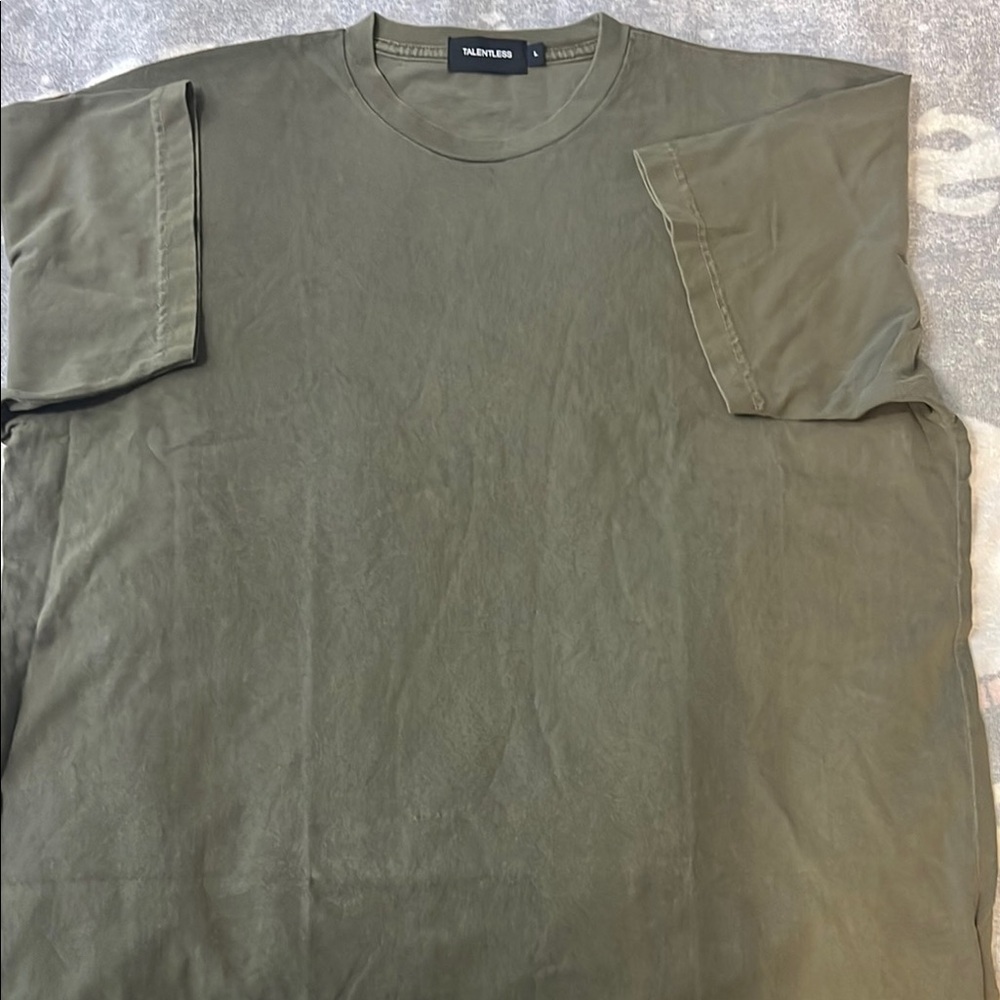 TALENTLESS Green Crew Neck Short Sleeve Tee